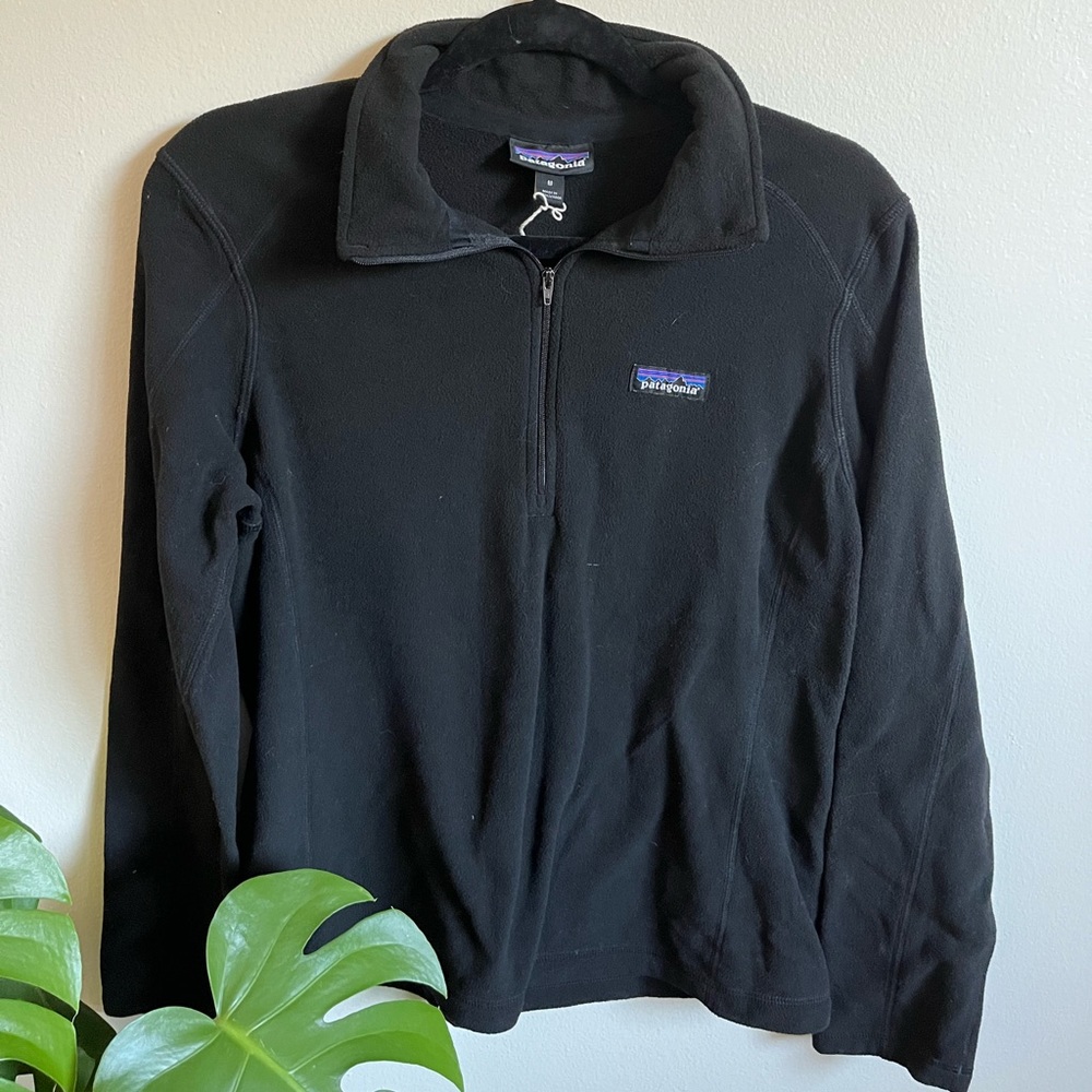Patagonia black fleece half zip shirt